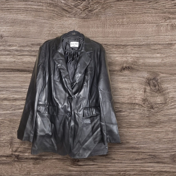 NA-KD Oversized Faux Leather Blazer - Picture 3 of 8
